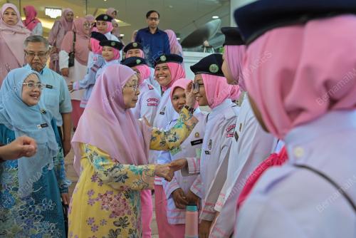 DATUK SERI DR WAN AZIZAH