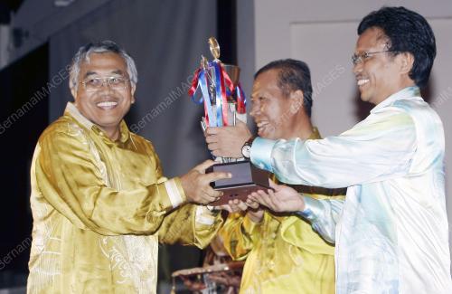 MOHD SHAFIE APDAL