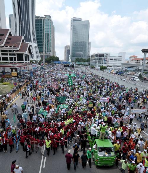 KL25_21092012_BANTAHAN