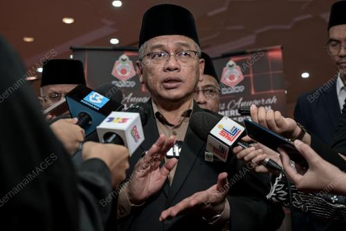 DATUK DR MOHD NA'IM MOKHTAR
