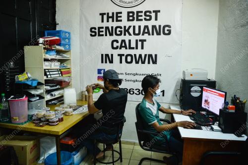 USAHAWAN PRODUK BUMIPUTRA