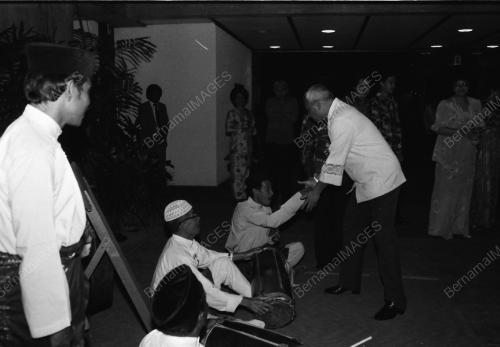 MAKAN MALAM PELADANG