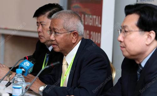 MAHMUD MOHD NOR