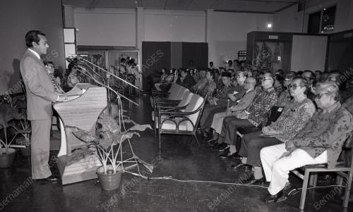 DR. MAHATHIR BIN MOHAMAD