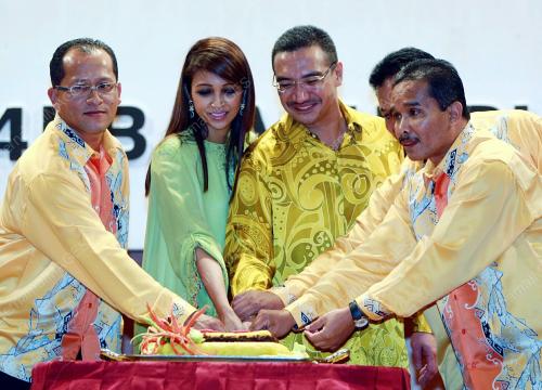 HISHAMMUDDIN TUN HUSSEIN