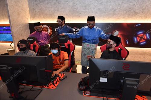 DATUK SERI REEZAL MERICAN NAINA MERICAN