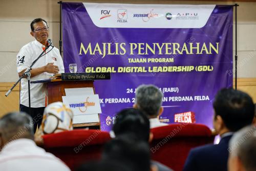 DATUK SERI AHMAD SHABERY CHEEK