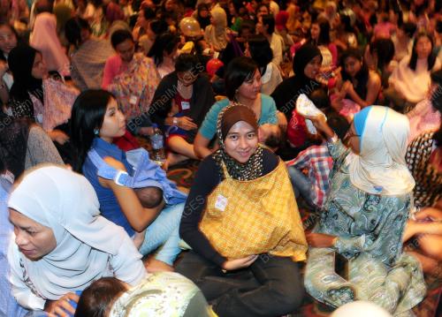 KL25_24082013_BREASTFEED
