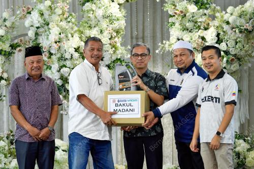 FAHMI FADZIL