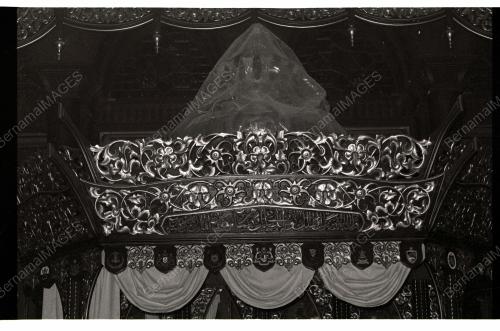 TAKHTA AGONG