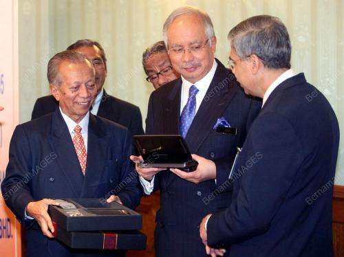 MOHD NAJIB TUN ABDUL RAZAK