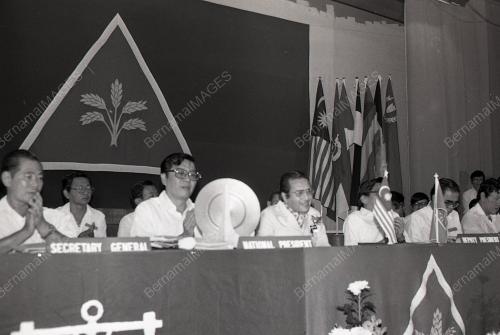 MAHATHIR MOHAMAD
