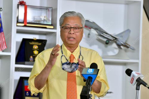 DATUK SERI ISMAIL SABRI YAAKOB