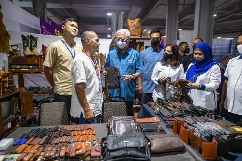DATUK SERI ISMAIL SABRI YAAKOB