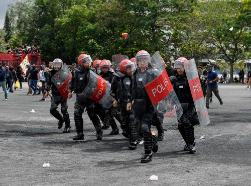 POLIS_RUSUHAN