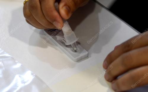 KIT UJIAN KIT KENDIRI RAPID ANTIGEN TEST