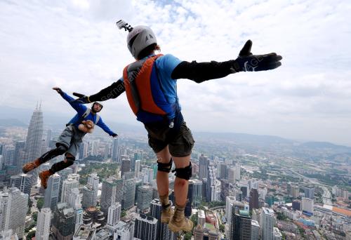 KL25_27092012_BASE_JUMP3