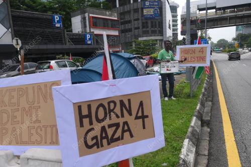 KEPUNG DEMI PALESTIN