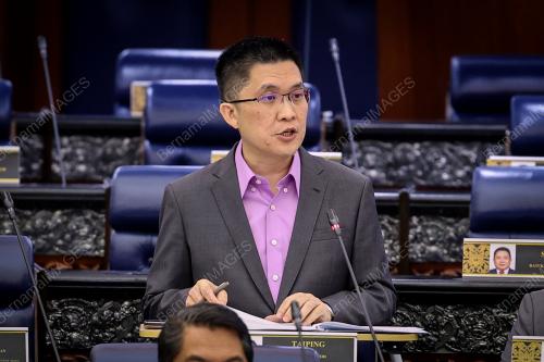 WONG KAH WOH