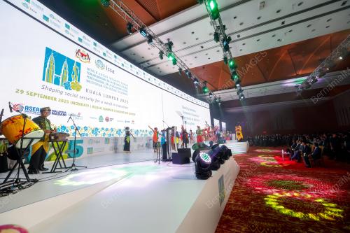 THE WORLD SOCIAL SECURITY FORUM
