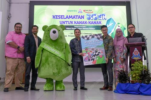 PELANCARAN BUKU MIDORI KUMA AND A VERY SPECIAL RACE KE BAHASA