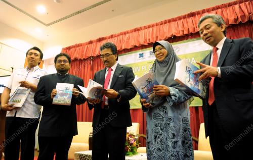 KL25_30092015_JOHARI_BUKU