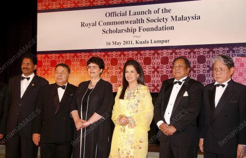 RAJA AZUREEN SULTAN AZLAN SHAH