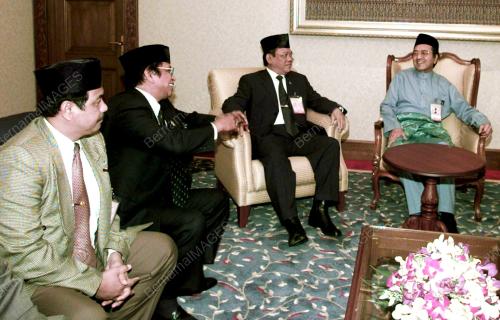 KL26-11_05_2000_GOLKAR_-PM_07012016