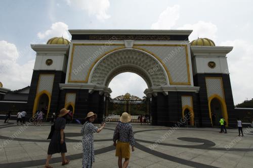 KL261_30072019_AGONG_BN201907296629