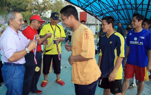 DR MOHD KHIR TOYO