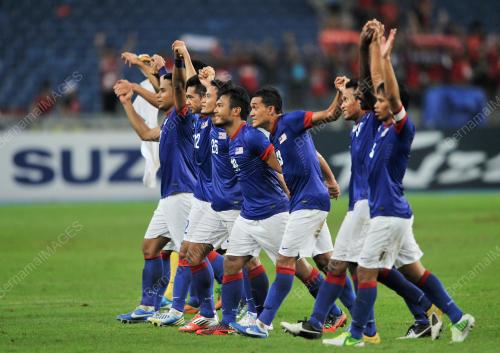 KL26_01122012_AFF_CUP