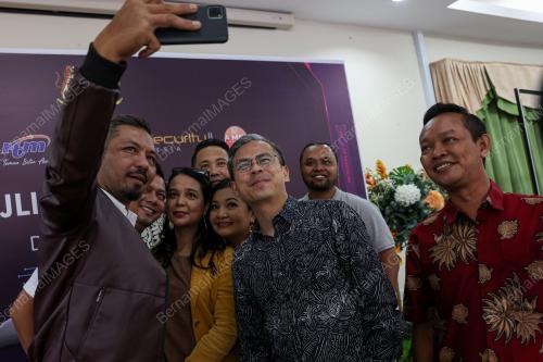 FAHMI FADZIL