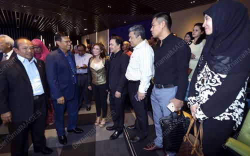 KL26_02042015_PITCHING