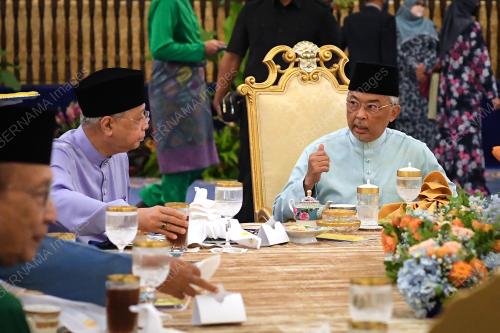 AL-SULTAN ABDULLAH RI'AYATUDDIN AL-MUSTAFA BILLAH SHAH