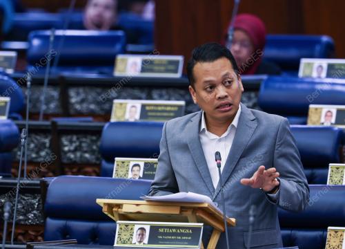 NIK NAZMI NIK AHMAD