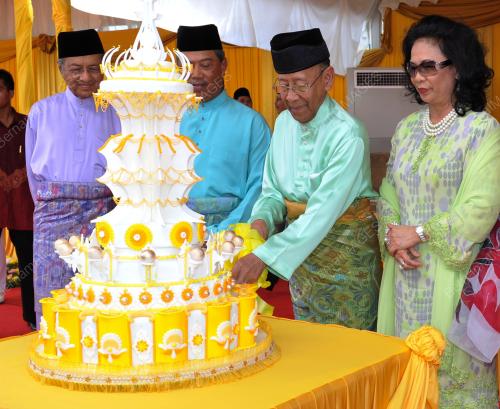 KL26_03062012_AGONG_TEH