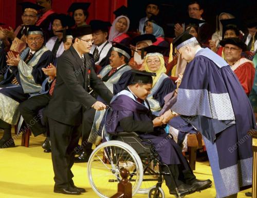RAJA DR NAZRIN SHAH