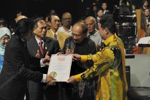 DATUK SERI UTAMA DR RAIS YATIM