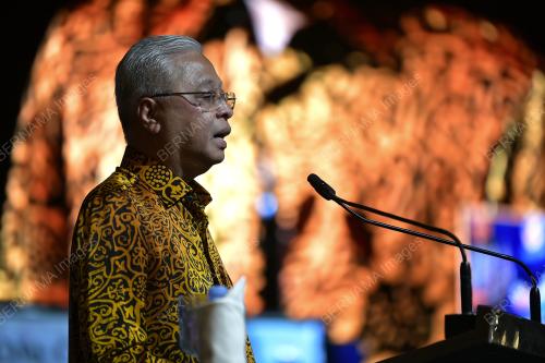 DATUK SERI ISMAIL SABRI YAAKOB