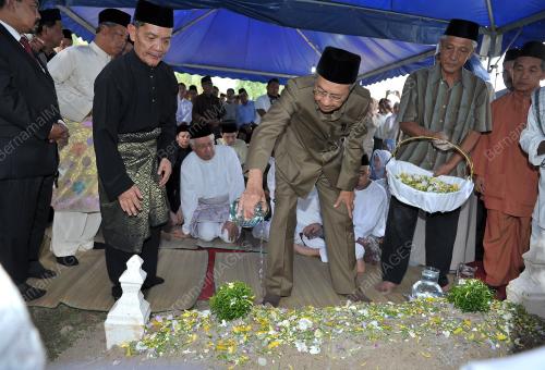 KL26_05092012_JENAZAH