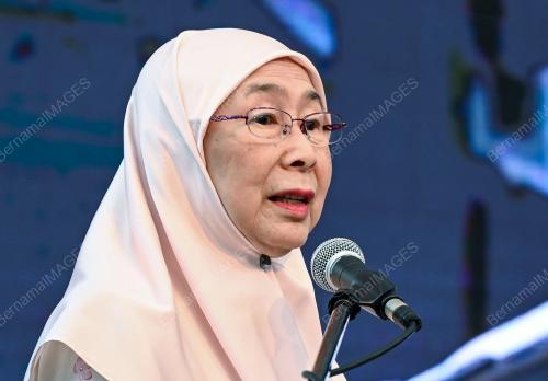 DATUK SERI DR WAN AZIZAH WAN ISMAIL
