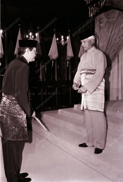 SULTAN AZLAN MUHIBBUDDIN SHAH