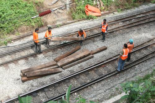 KERETAPI TERGELINCIR