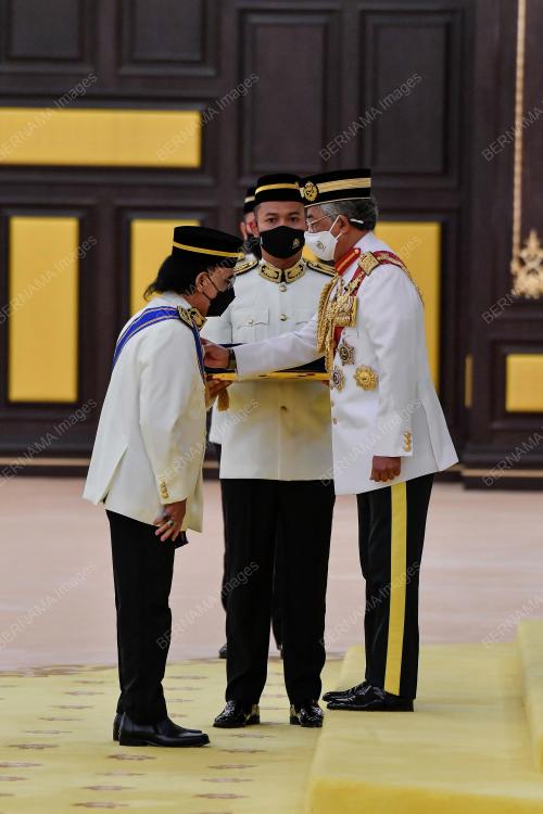 AL-SULTAN ABDULLAH RI'AYATUDDIN AL-MUSTAFA BILLAH SHAH