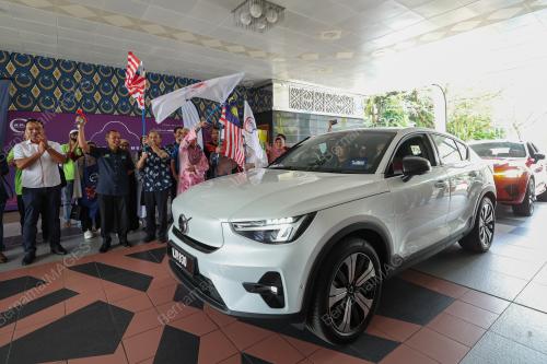 FAHMI FADZIL