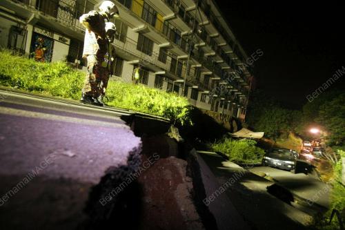 TANAH RUNTUH