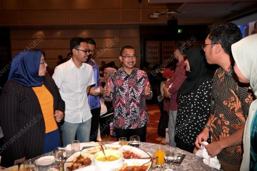 DATUK DR NOOR AZMI GHAZALI