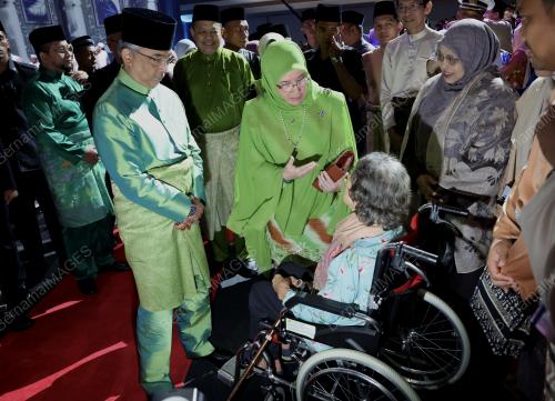 AL-SULTAN ABDULLAH RI'AYATUDDIN AL-MUSTAFA BILLAH SHAH