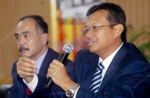 AHMAD SHABERY CHEEK