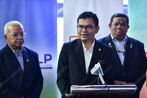 AKMAL NASRULLAH MOHD NASIR